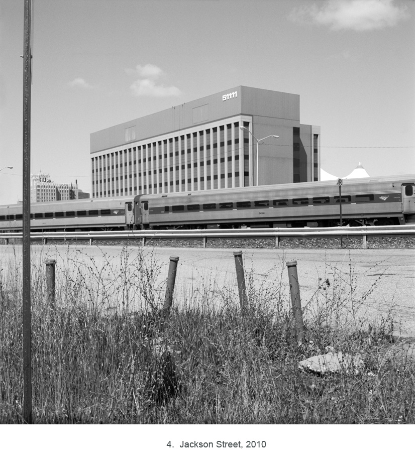 201011704 826